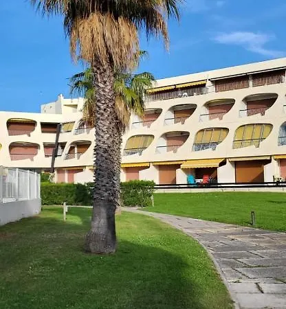 Une Escale En Bord De Plage Avec Piscine Et Jardins Le Grau-du-Roi Exterior photo